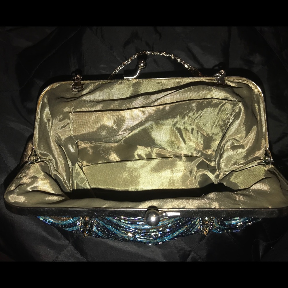 Vintage clutch w/ beading & sequin detail - Picture 3 of 6